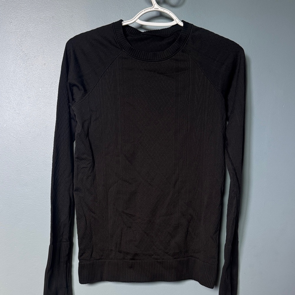 Lululemon Restless Pull over in black
